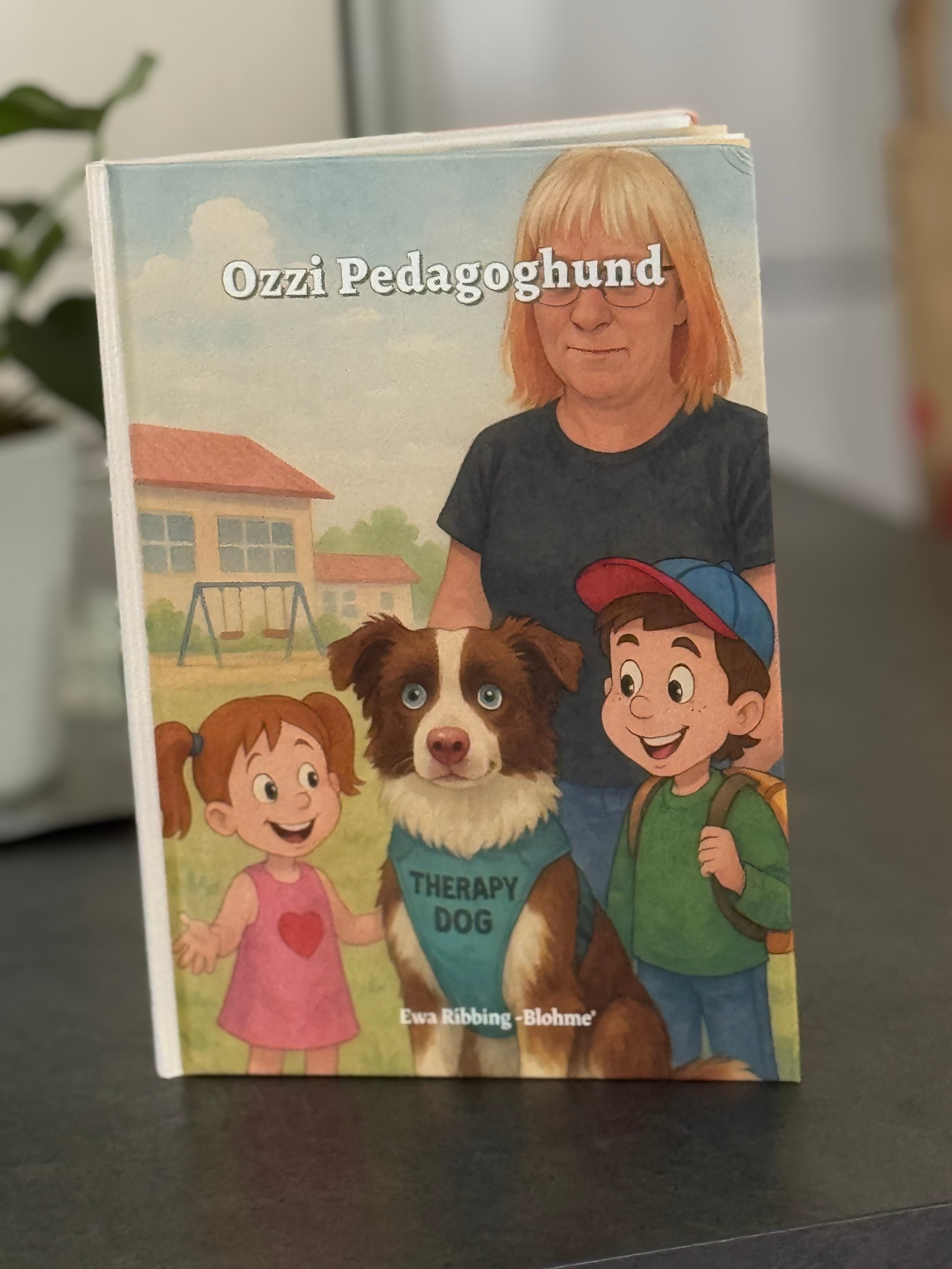 Barnbok 'Ozzi Pedagoghund' skriven av Ewa Ribbing Blohmé
